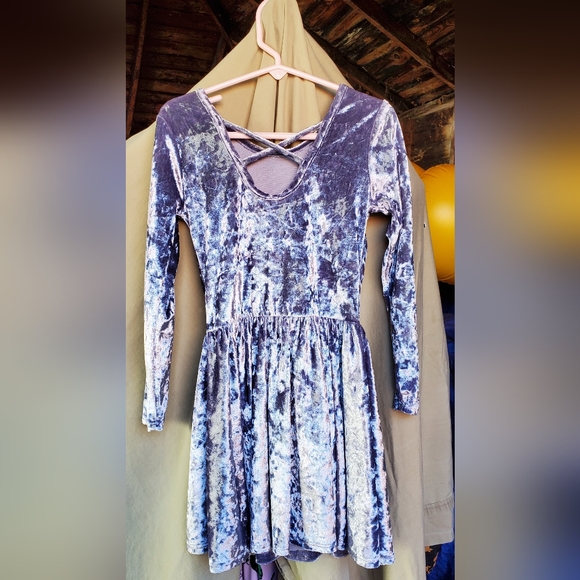 Girls dress size 6 - Picture 2 of 3